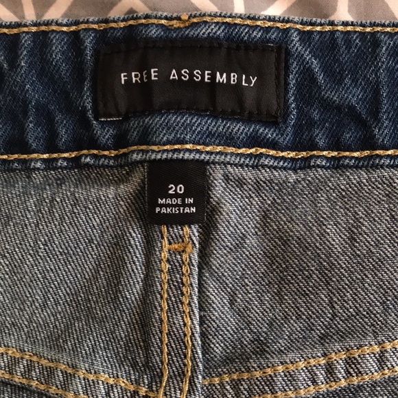 Free Assembly Super High-Rise Distressed Straight Leg Jeans Size 20 NWT - Picture 8 of 15